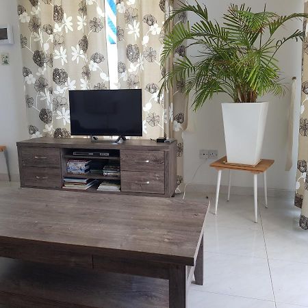 Peaceful Townhouse With Private Pool Near The Sea Apartment Paphos Exterior photo